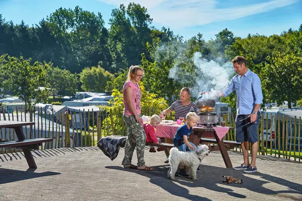 /media/j11day3l/camping-m-grill.jpg?v=1d95fddb743df30